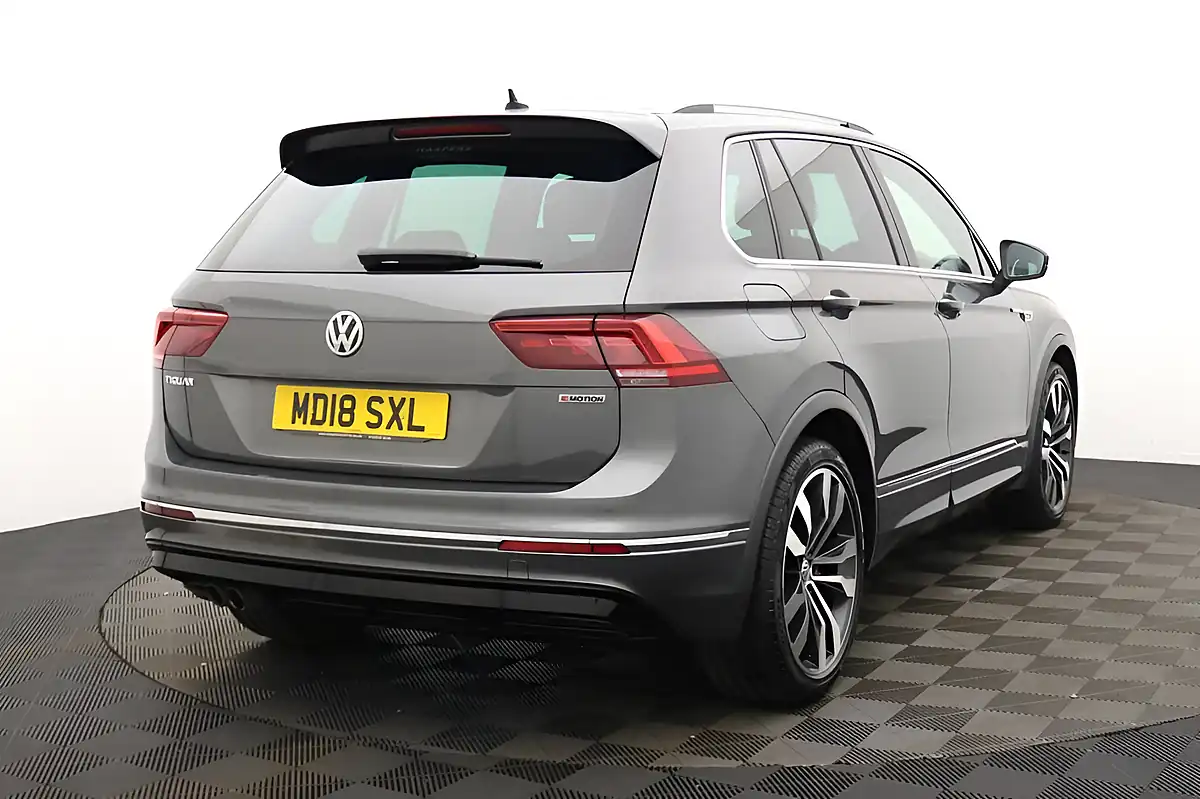 Used 2018 Volkswagen Tiguan R-Line Grey - Interior and Exterior details 4
