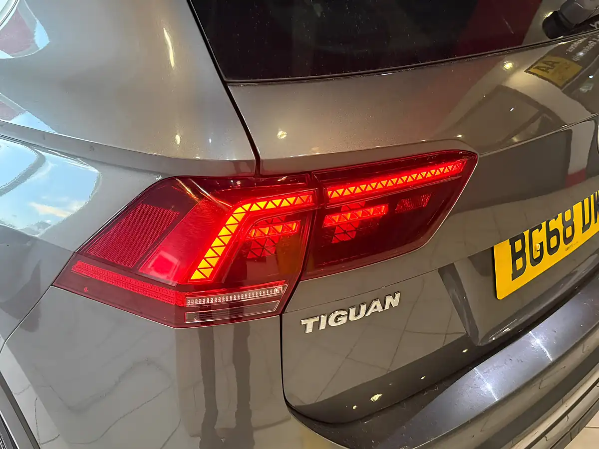 Used 2018 Volkswagen Tiguan R-Line Grey - Interior and Exterior details 10