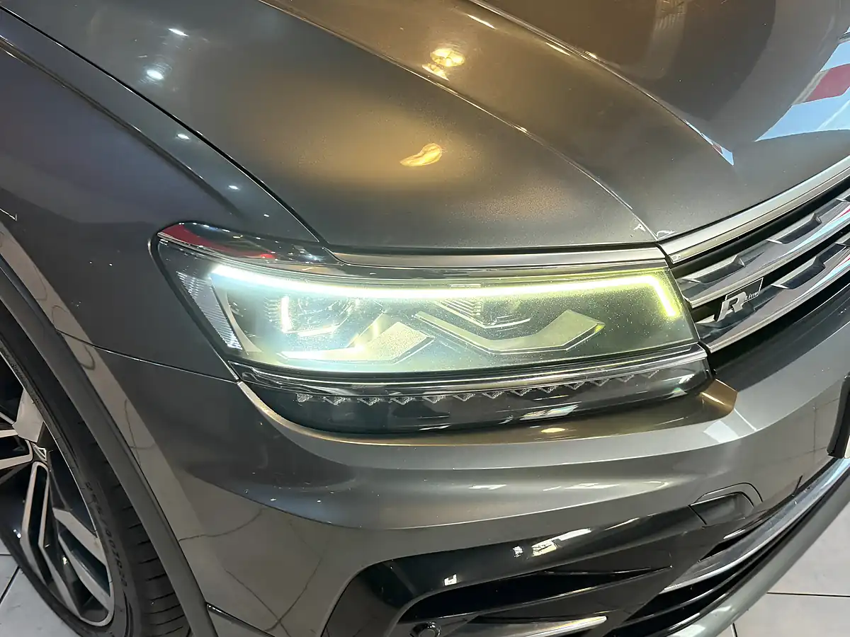 Used 2018 Volkswagen Tiguan R-Line Grey - Interior and Exterior details 2