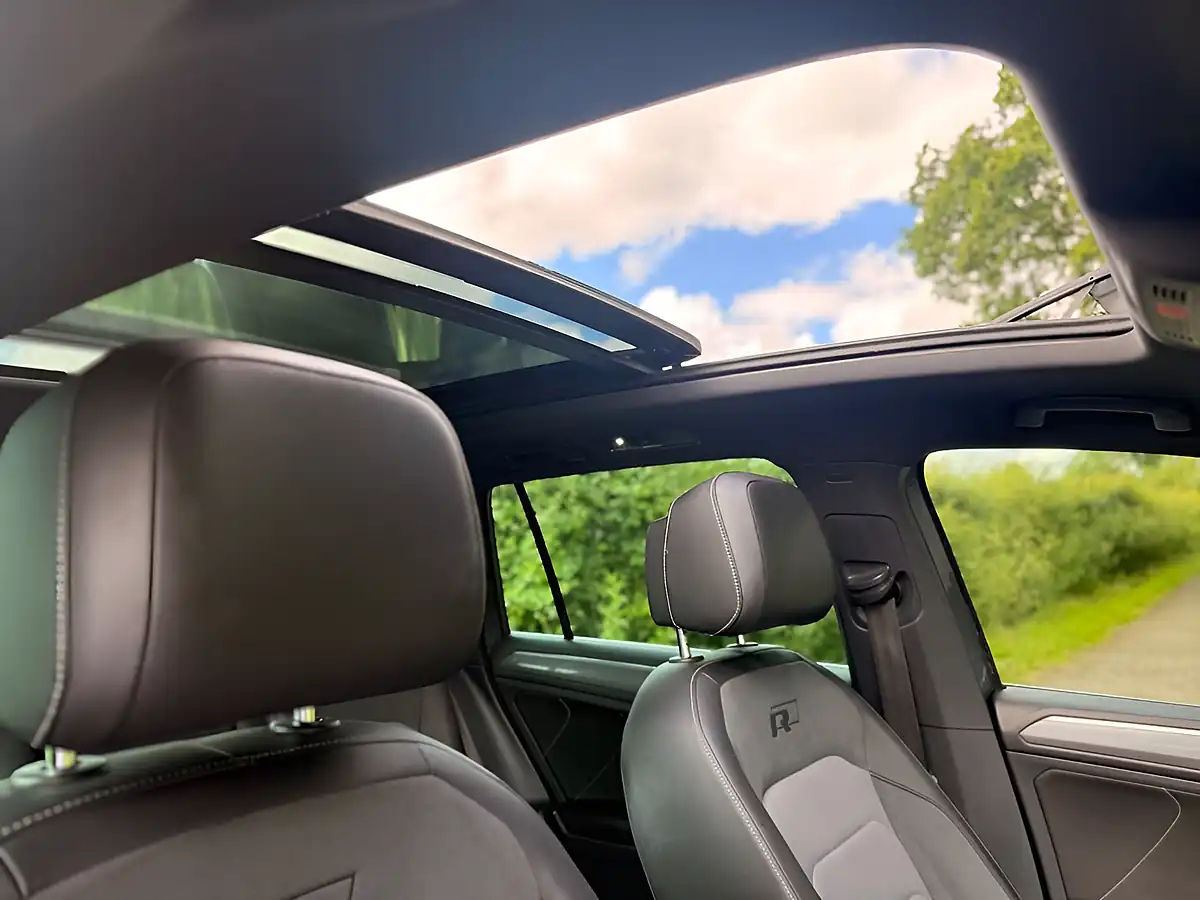 Used 2018 Volkswagen Tiguan R-Line Indium Grey - Interior and Exterior details 14