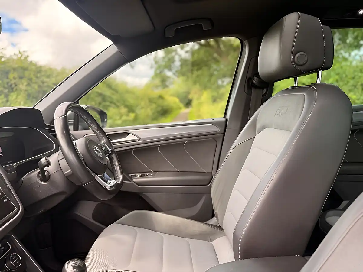 Used 2018 Volkswagen Tiguan R-Line Indium Grey - Interior and Exterior details 17