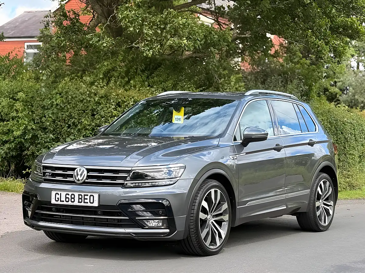 Used 2018 Volkswagen Tiguan R-Line Indium Grey - Interior and Exterior details 3