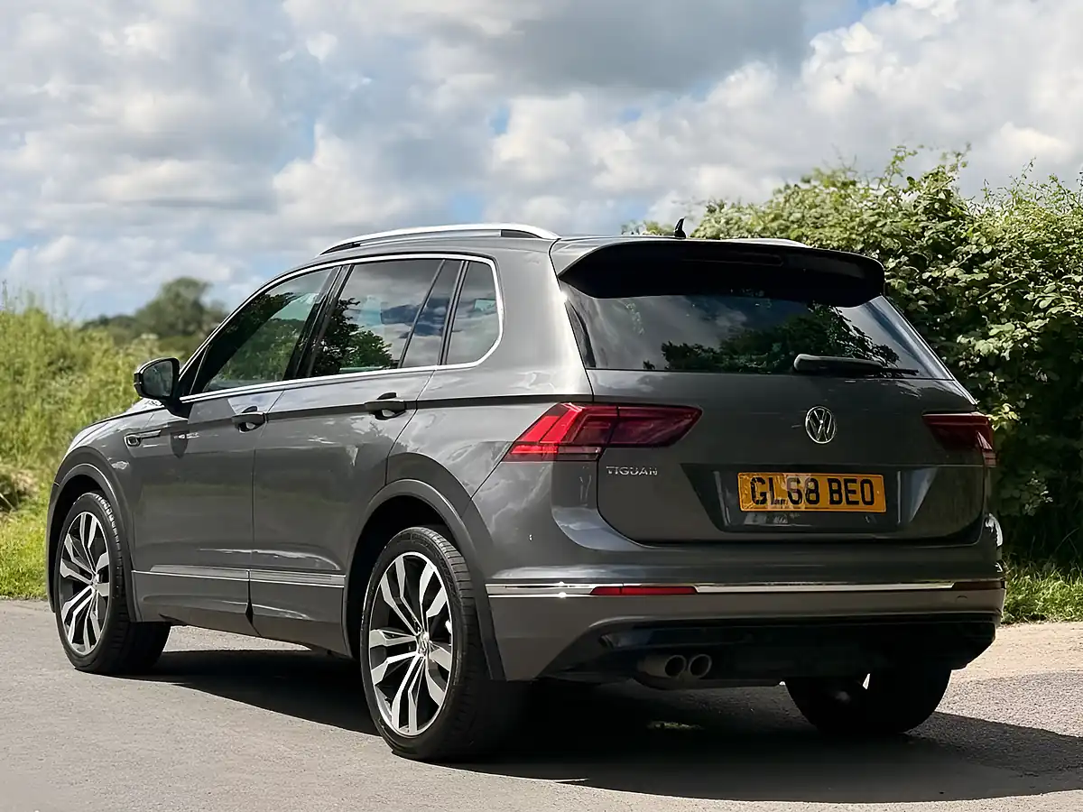 Used 2018 Volkswagen Tiguan R-Line Indium Grey - Interior and Exterior details 8