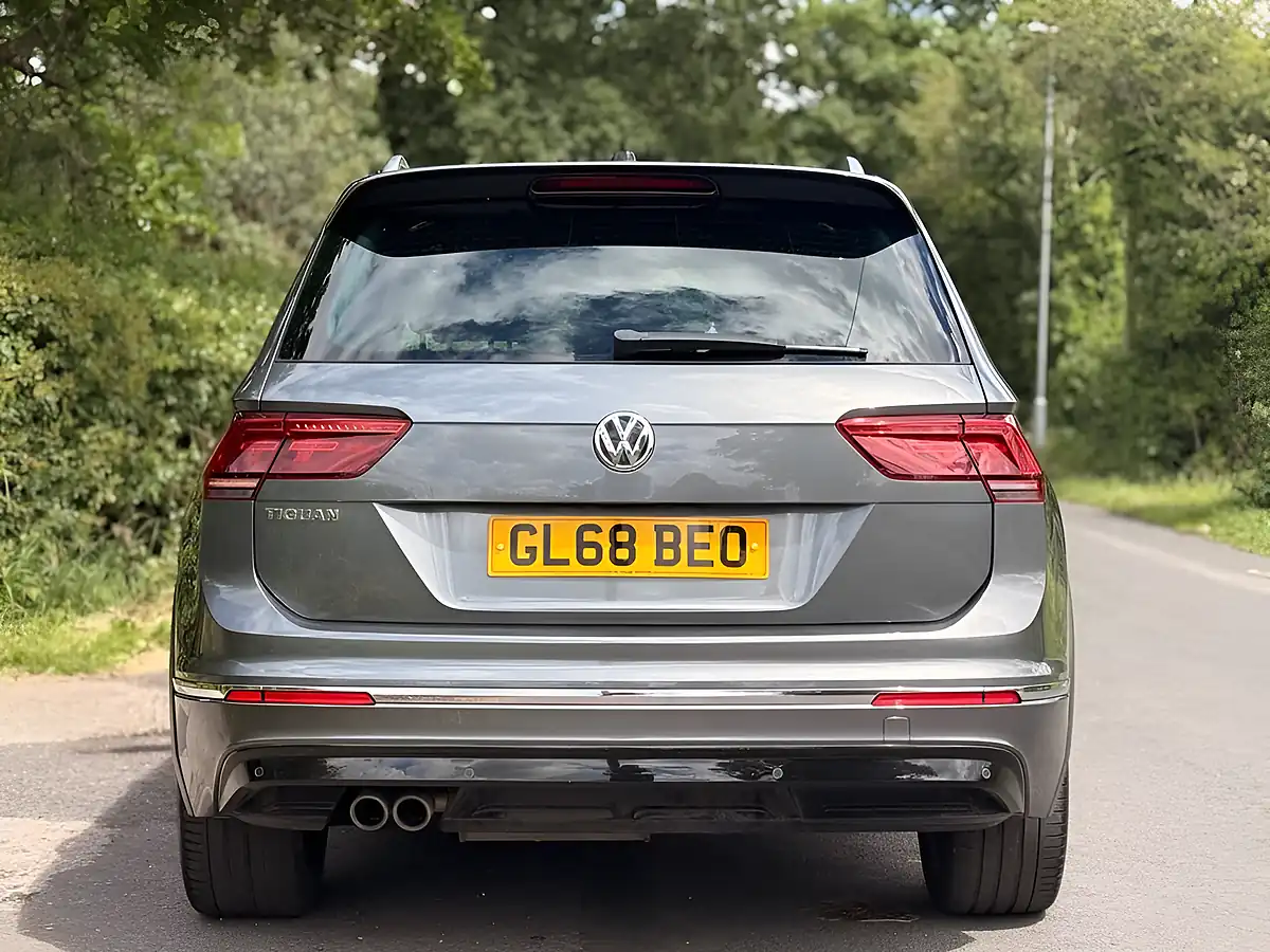 Used 2018 Volkswagen Tiguan R-Line Indium Grey - Interior and Exterior details 9
