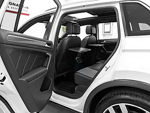 Used 2018 Volkswagen Tiguan R-Line Pure White - Interior and Exterior details 14