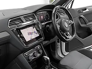 Used 2018 Volkswagen Tiguan R-Line Pure White - Interior and Exterior details 15