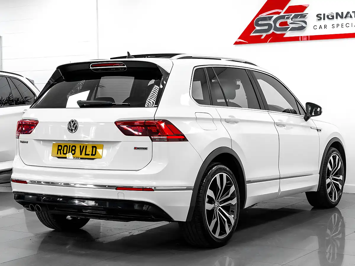 Used 2018 Volkswagen Tiguan R-Line Pure White - Interior and Exterior details 4