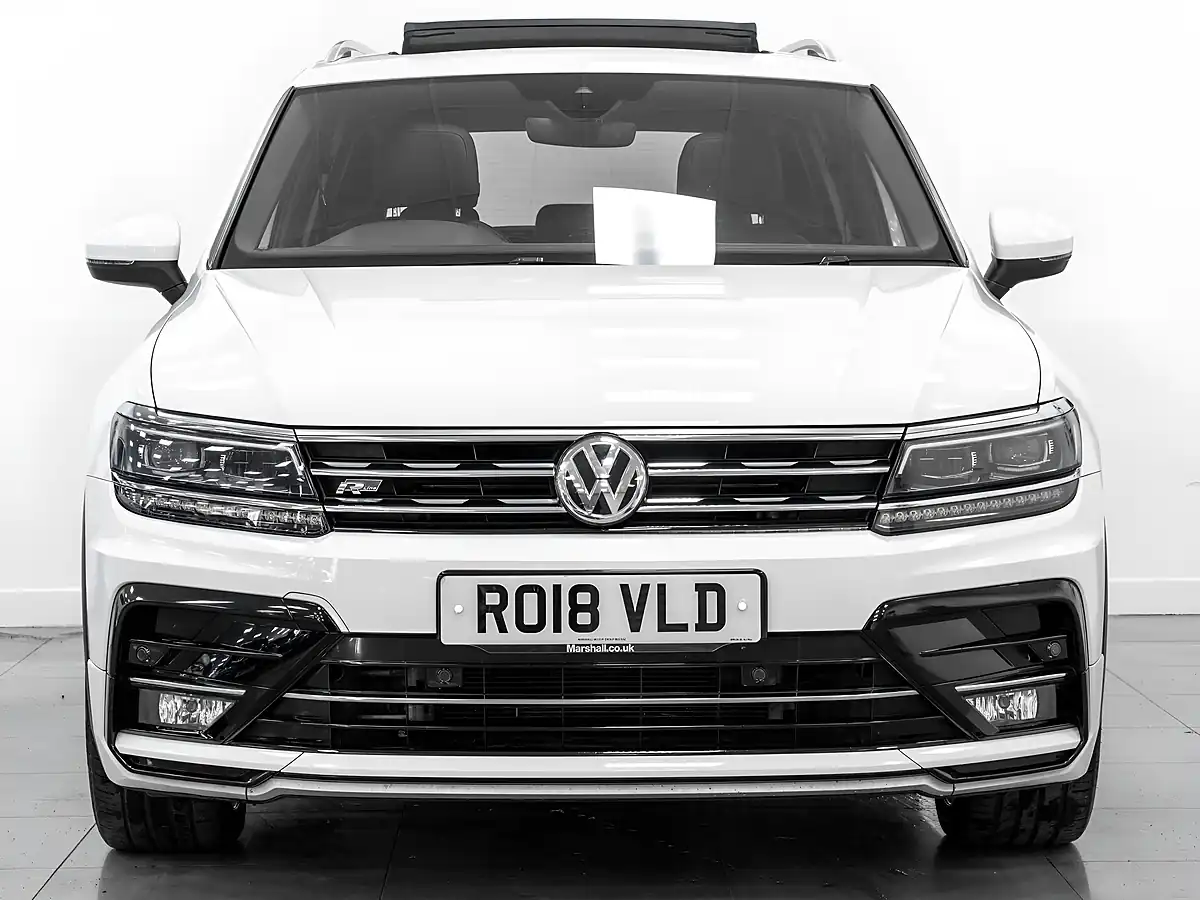 Used 2018 Volkswagen Tiguan R-Line Pure White - Interior and Exterior details 5