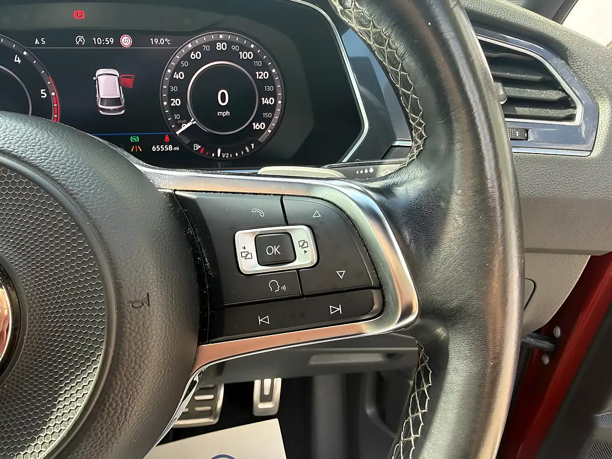 Used 2018 Volkswagen Tiguan R-Line Red - Interior and Exterior details 14