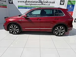 Used 2018 Volkswagen Tiguan R-Line Red - Interior and Exterior details 4