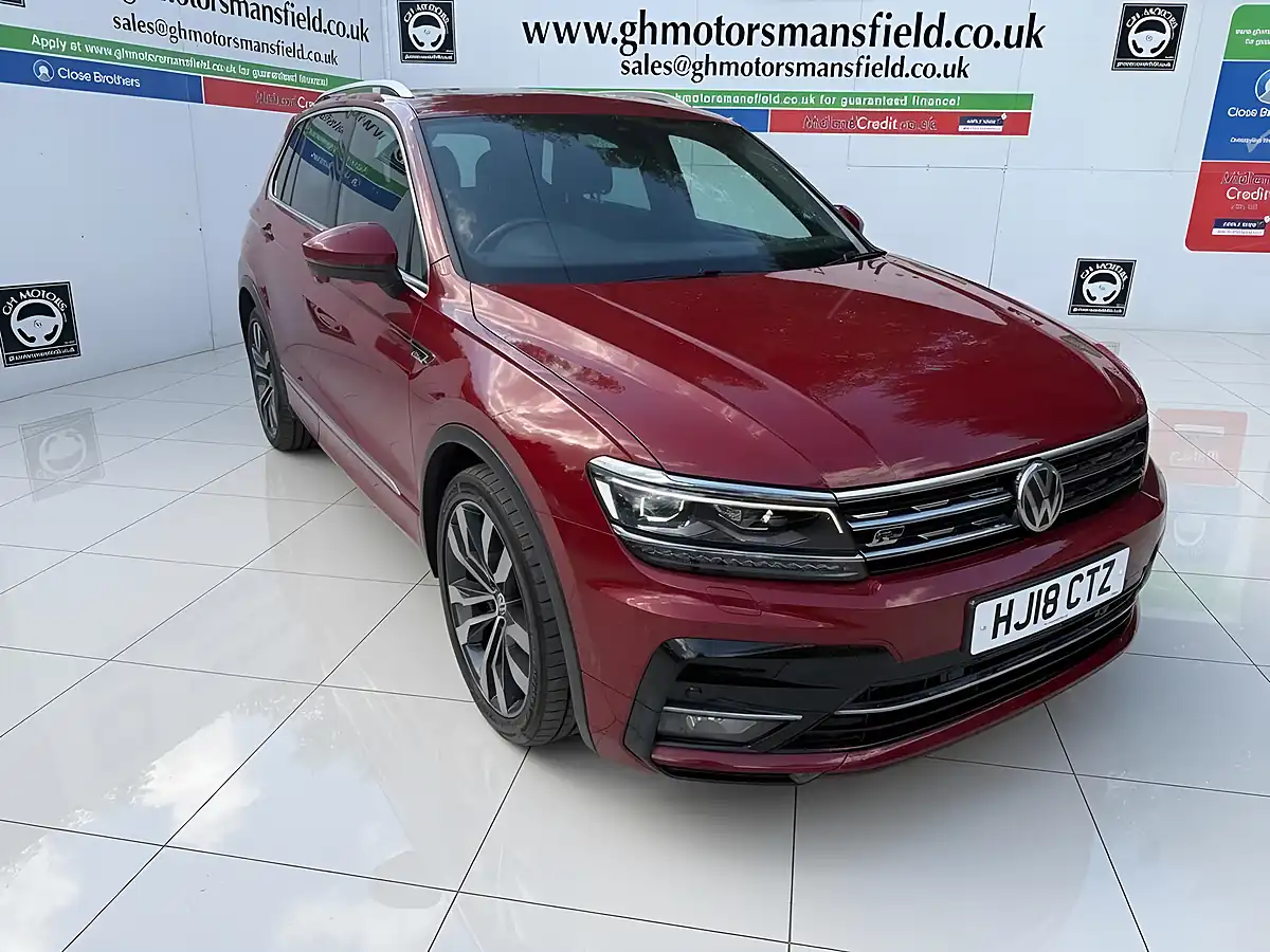 Used 2018 Volkswagen Tiguan R-Line Red - Interior and Exterior details 9