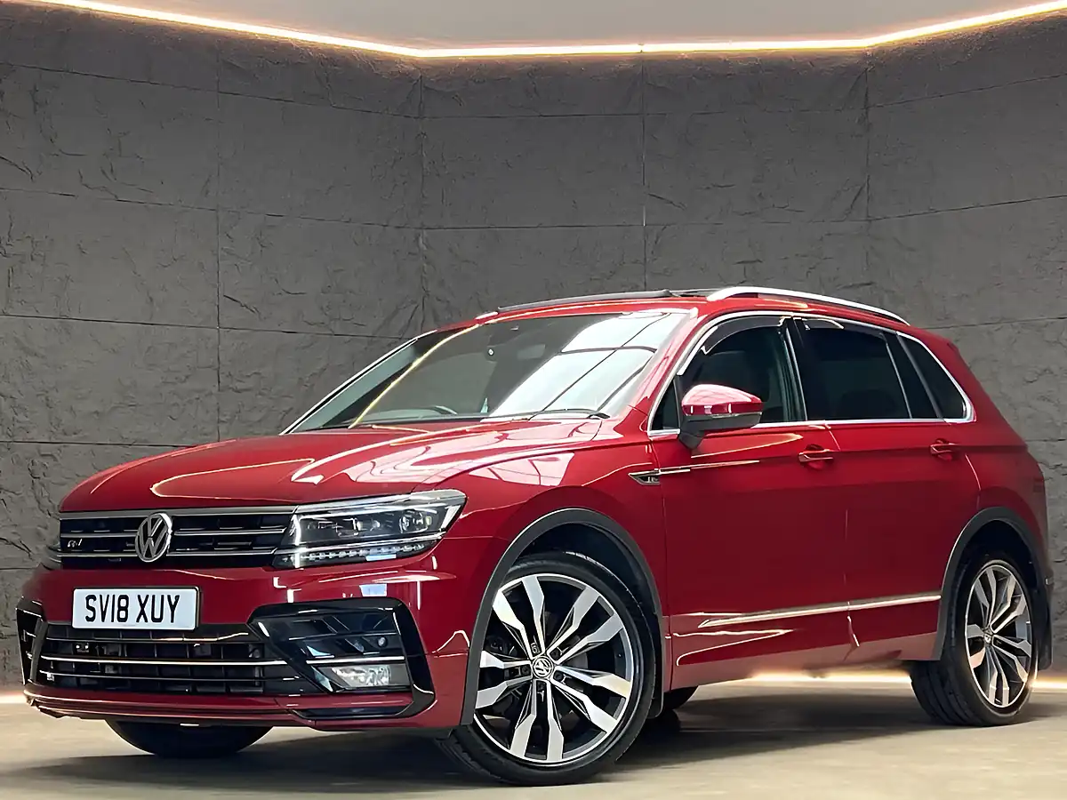 Used 2018 Volkswagen Tiguan R-Line Ruby Red - Front View