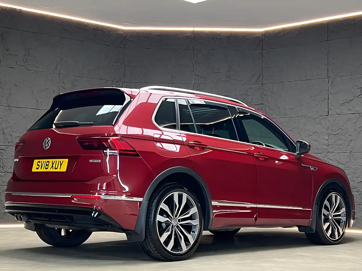Used 2018 Volkswagen Tiguan R-Line Ruby Red - Interior and Exterior details 11