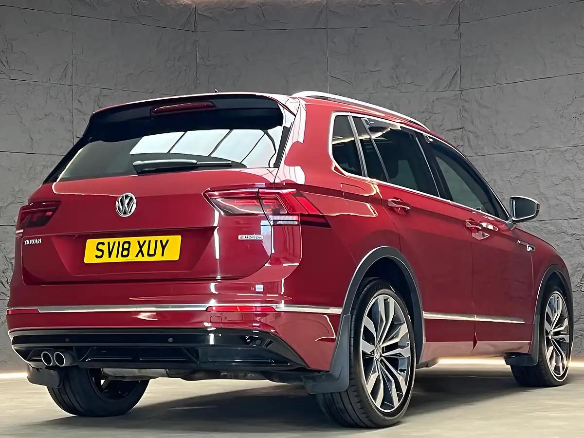Used 2018 Volkswagen Tiguan R-Line Ruby Red - Interior and Exterior details 12