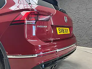 Used 2018 Volkswagen Tiguan R-Line Ruby Red - Interior and Exterior details 15