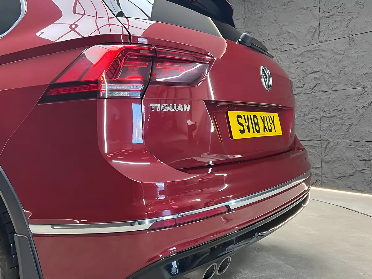 Used 2018 Volkswagen Tiguan R-Line Ruby Red - Interior and Exterior details 15