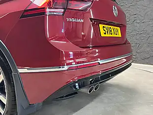 Used 2018 Volkswagen Tiguan R-Line Ruby Red - Interior and Exterior details 16