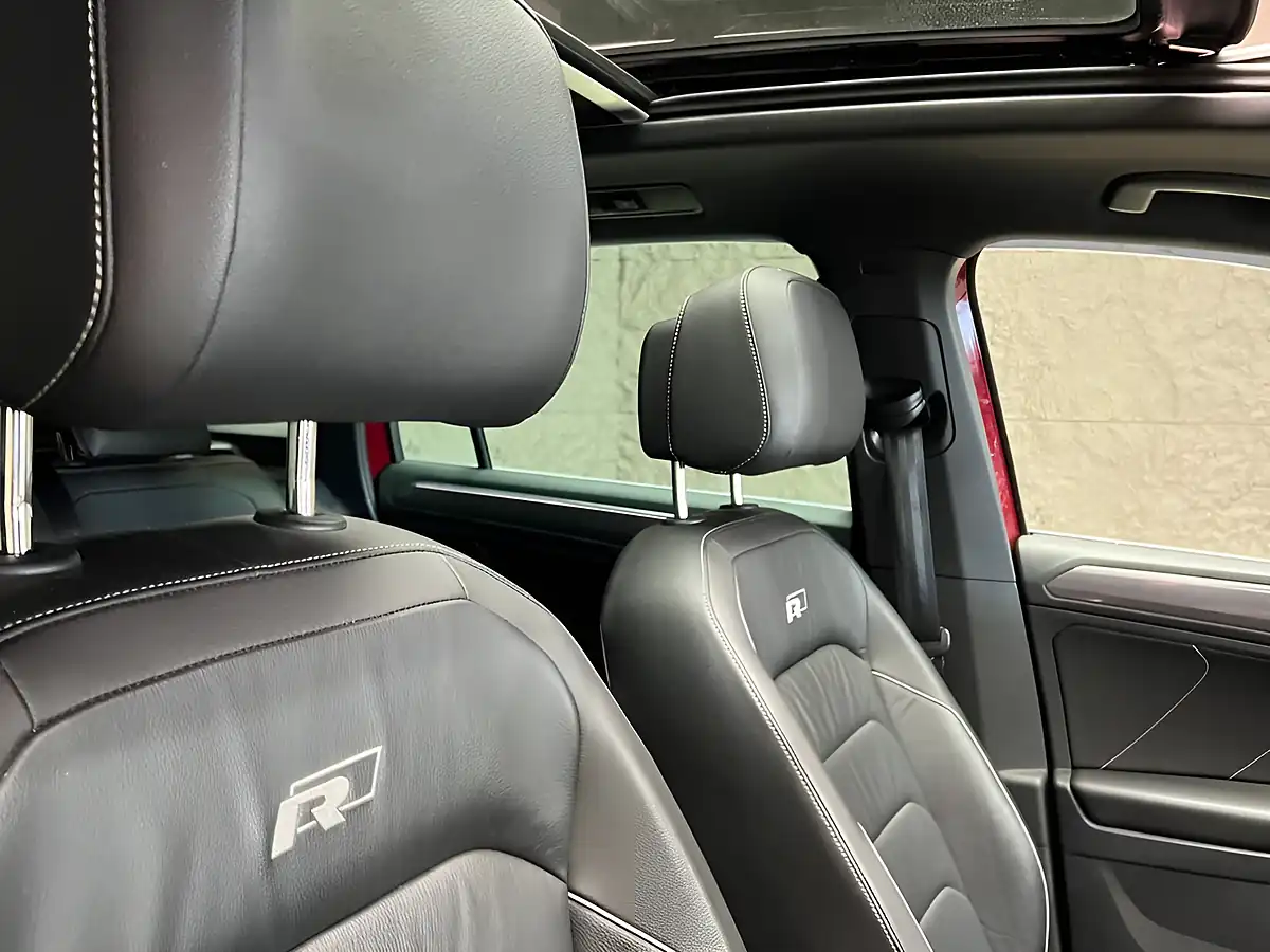 Used 2018 Volkswagen Tiguan R-Line Ruby Red - Interior and Exterior details 3