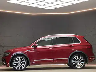 Used 2018 Volkswagen Tiguan R-Line Ruby Red - Interior and Exterior details 6