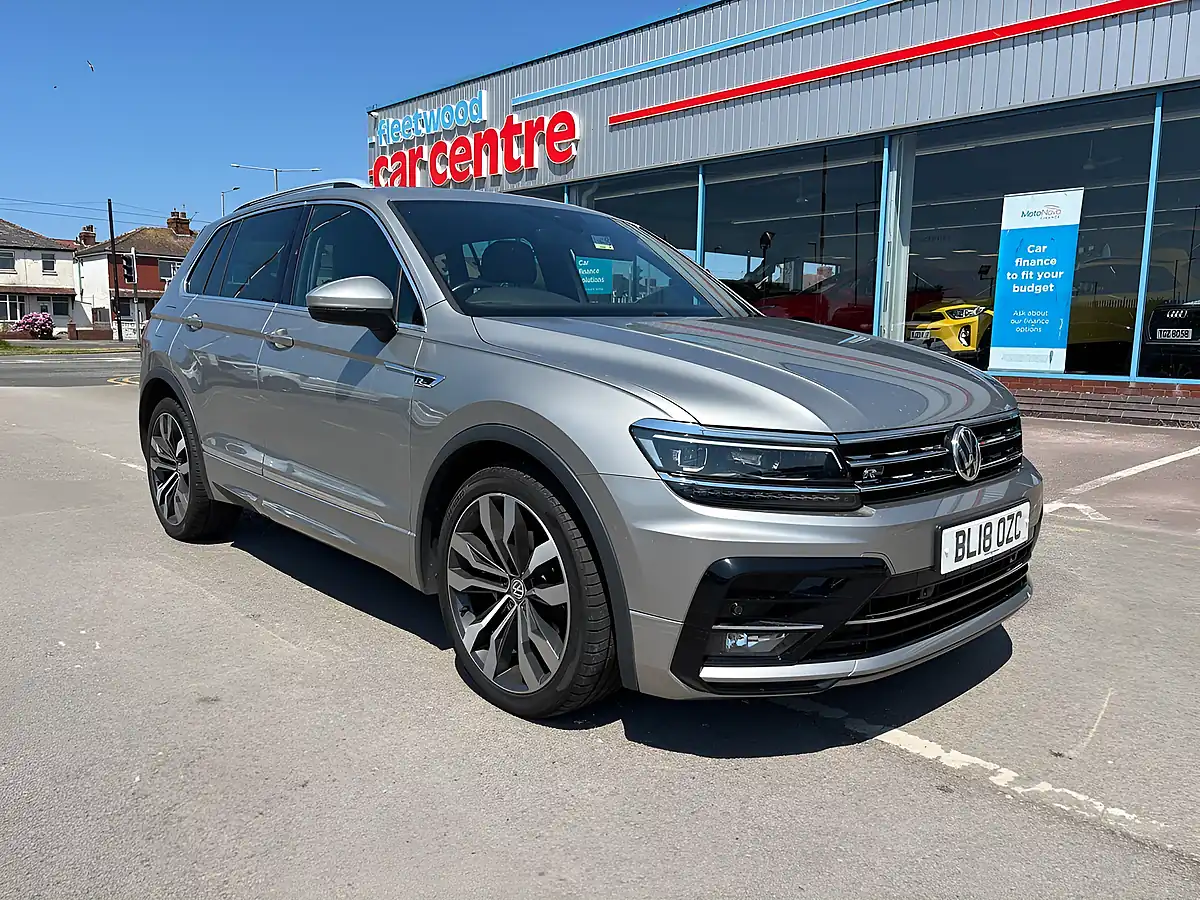 Used 2018 Volkswagen Tiguan R-Line Silver - Front View