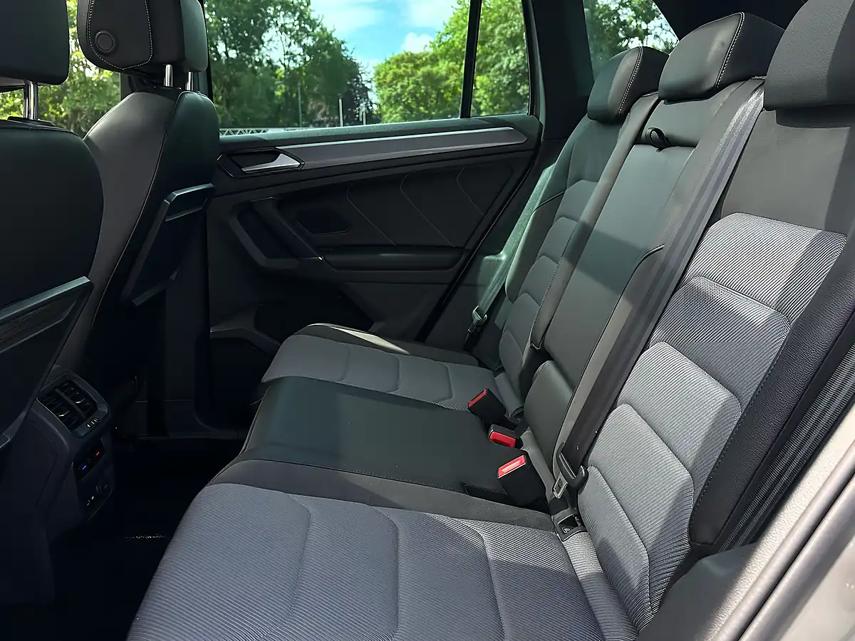Used 2018 Volkswagen Tiguan R-Line Silver - Interior and Exterior details 10