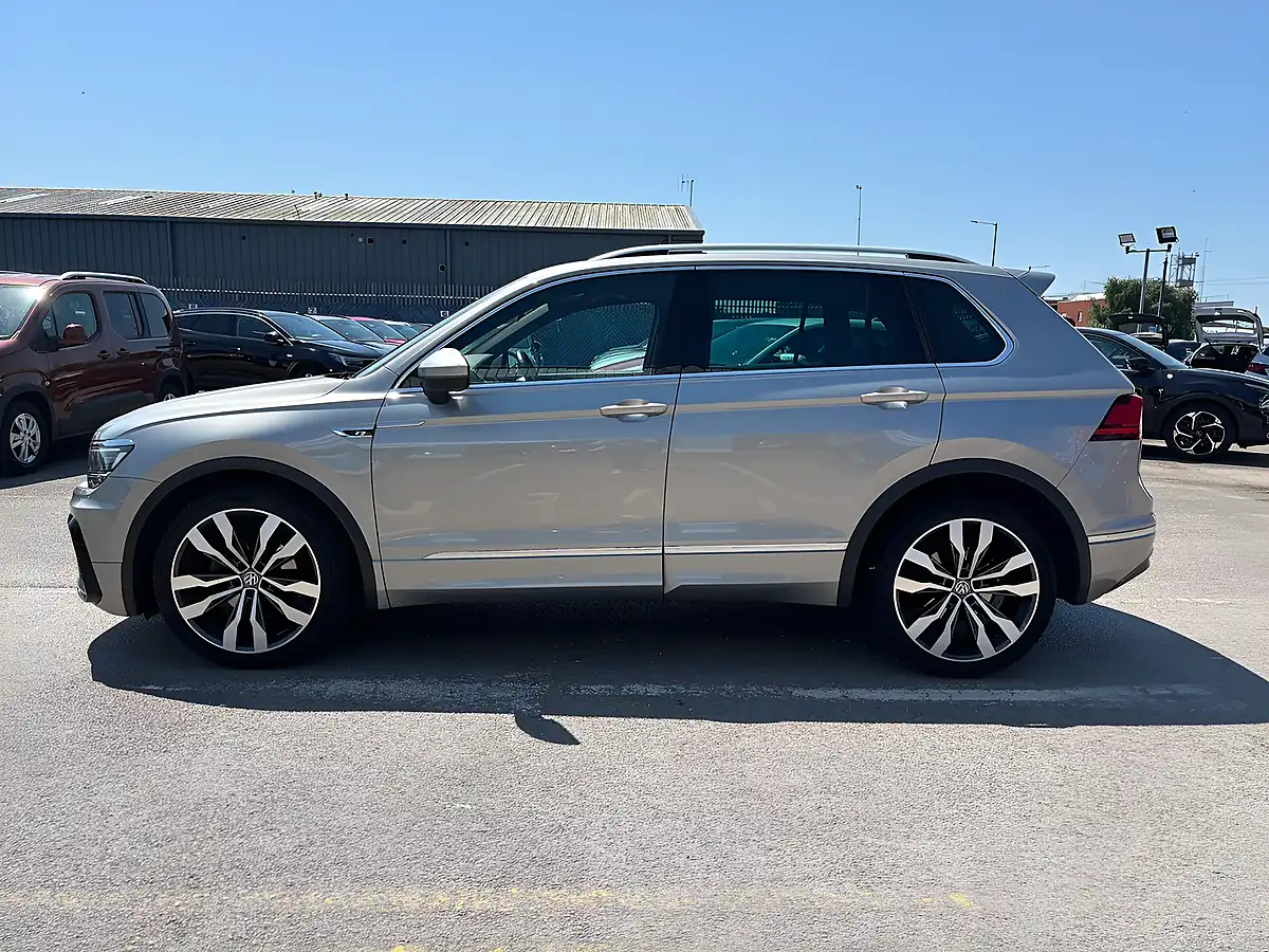 Used 2018 Volkswagen Tiguan R-Line Silver - Interior and Exterior details 12