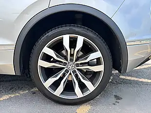 Used 2018 Volkswagen Tiguan R-Line Silver - Interior and Exterior details 13