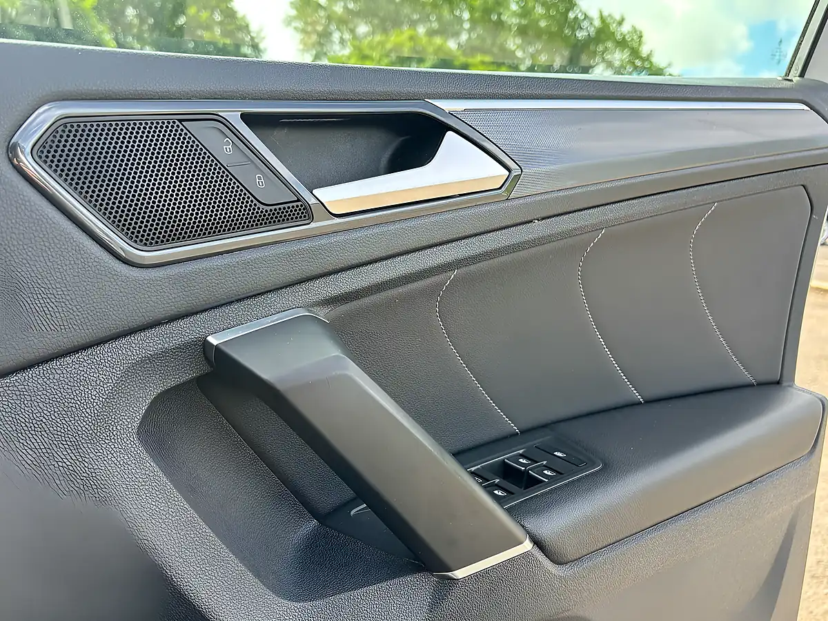 Used 2018 Volkswagen Tiguan R-Line Silver - Interior and Exterior details 16