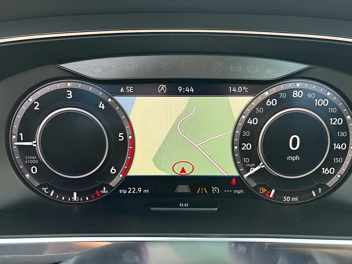 Used 2018 Volkswagen Tiguan R-Line Silver - Interior and Exterior details 8