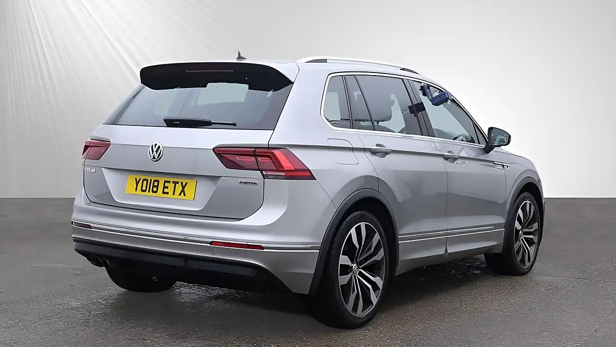 Used 2018 Volkswagen Tiguan R-Line Silver - Interior and Exterior details 12