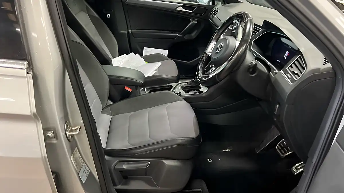 Used 2018 Volkswagen Tiguan R-Line Silver - Interior and Exterior details 14