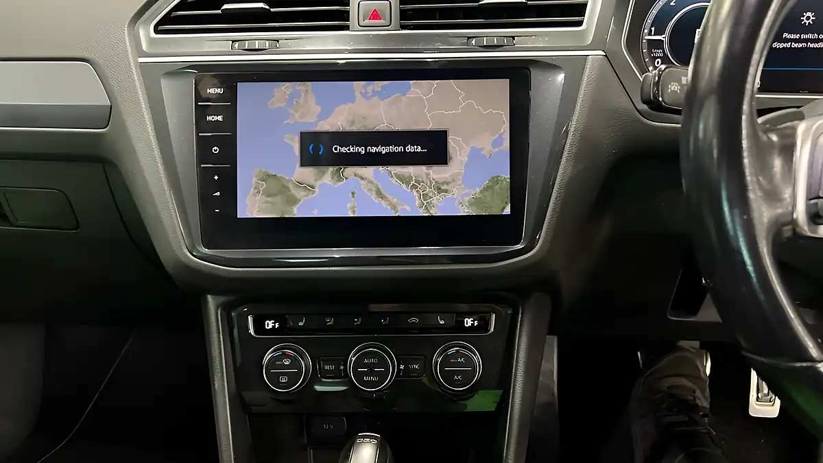 Used 2018 Volkswagen Tiguan R-Line Silver - Interior and Exterior details 15