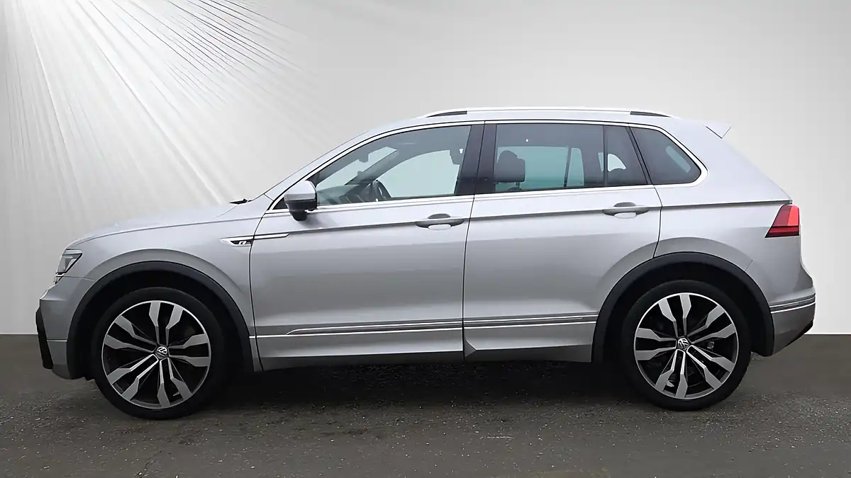 Used 2018 Volkswagen Tiguan R-Line Silver - Interior and Exterior details 6