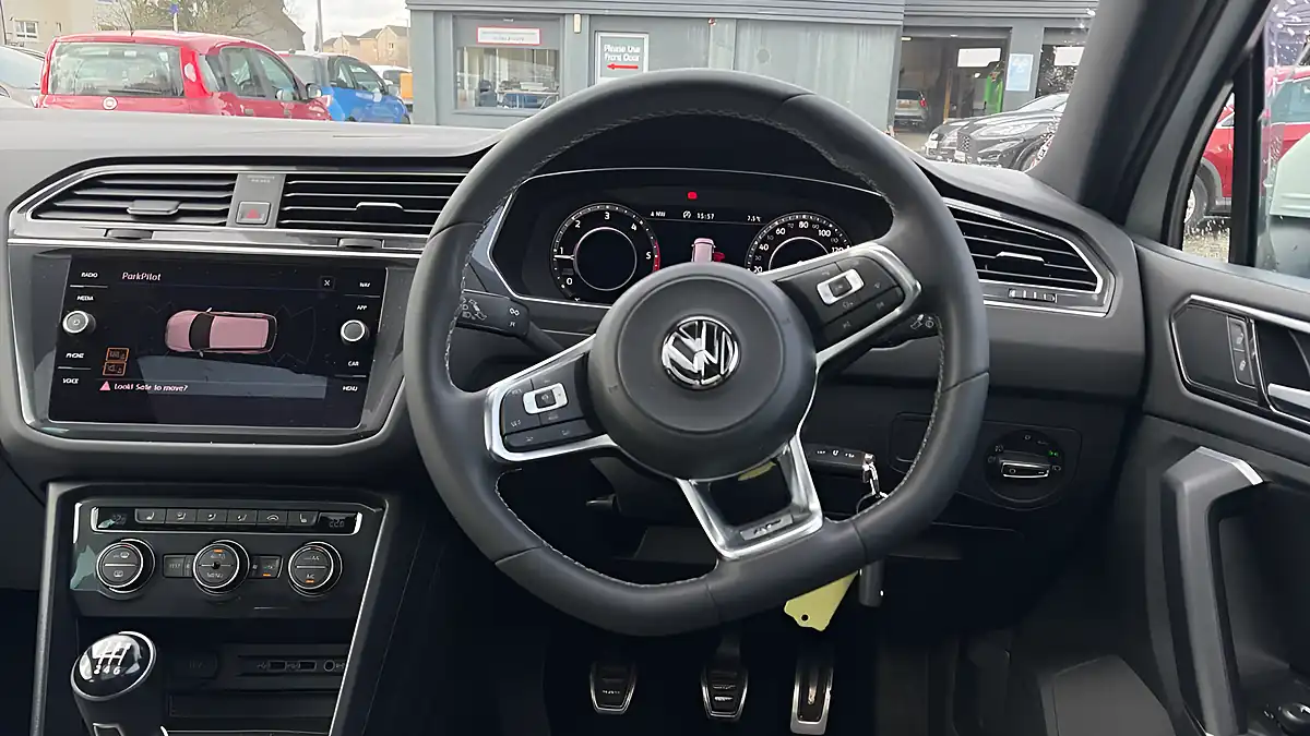 Used 2018 Volkswagen Tiguan R-Line White - Interior and Exterior details 11