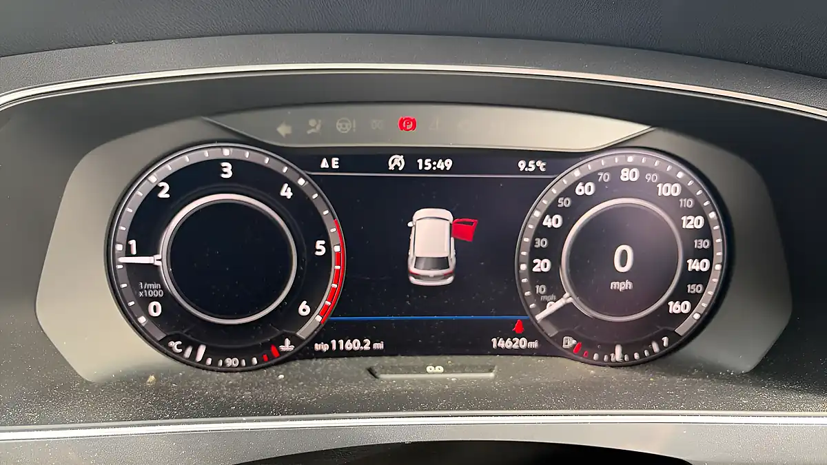 Used 2018 Volkswagen Tiguan R-Line White - Interior and Exterior details 12