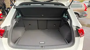 Used 2018 Volkswagen Tiguan R-Line White - Interior and Exterior details 15