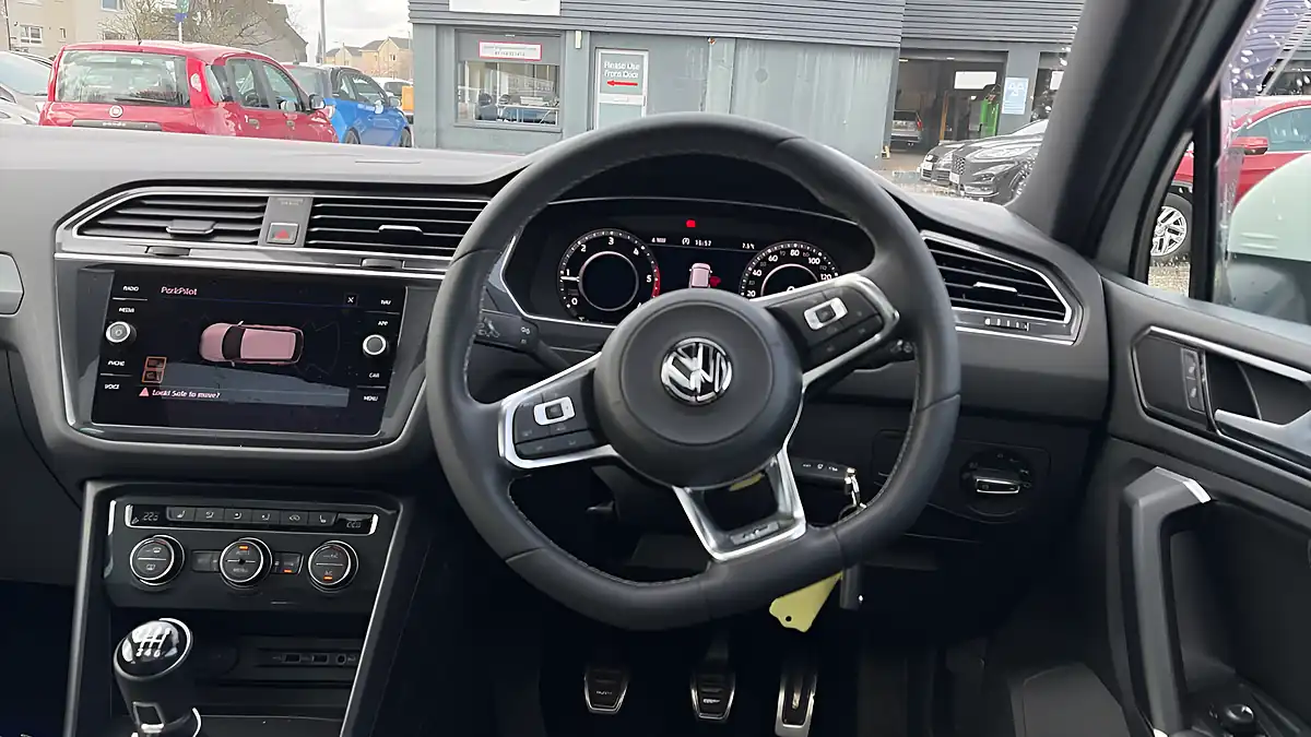 Used 2018 Volkswagen Tiguan R-Line White - Interior and Exterior details 8