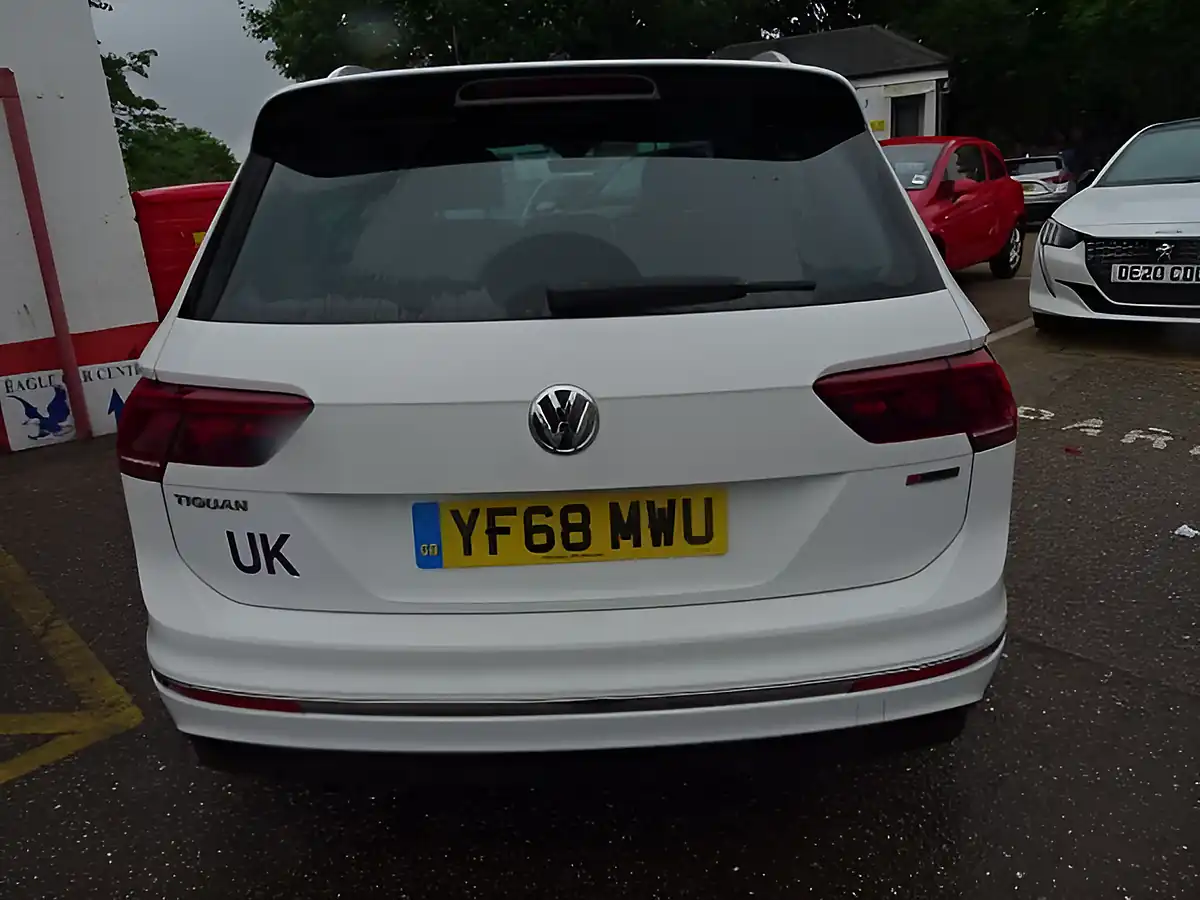 Used 2018 Volkswagen Tiguan R-Line White - Interior and Exterior details 13