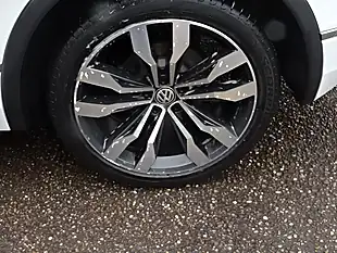 Used 2018 Volkswagen Tiguan R-Line White - Interior and Exterior details 17