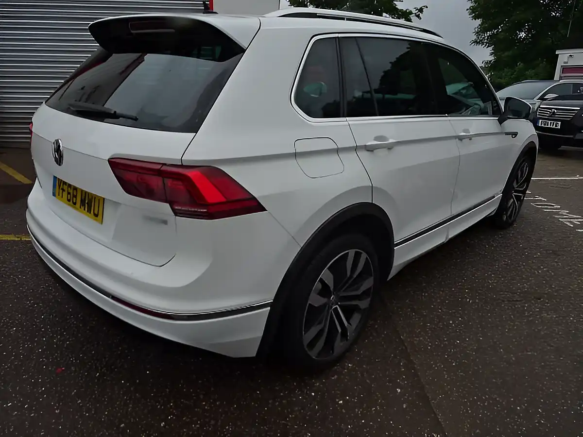 Used 2018 Volkswagen Tiguan R-Line White - Interior and Exterior details 5
