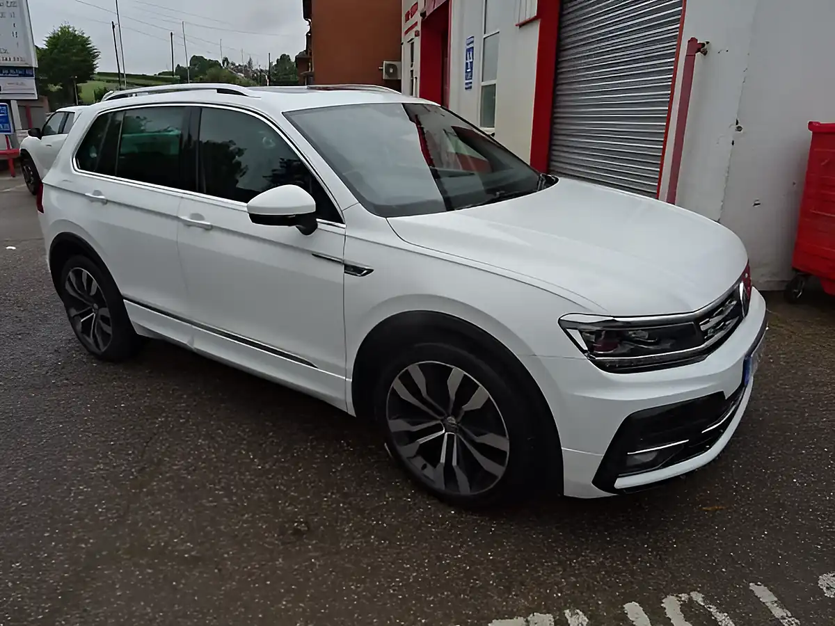 Used 2018 Volkswagen Tiguan R-Line White - Interior and Exterior details 8