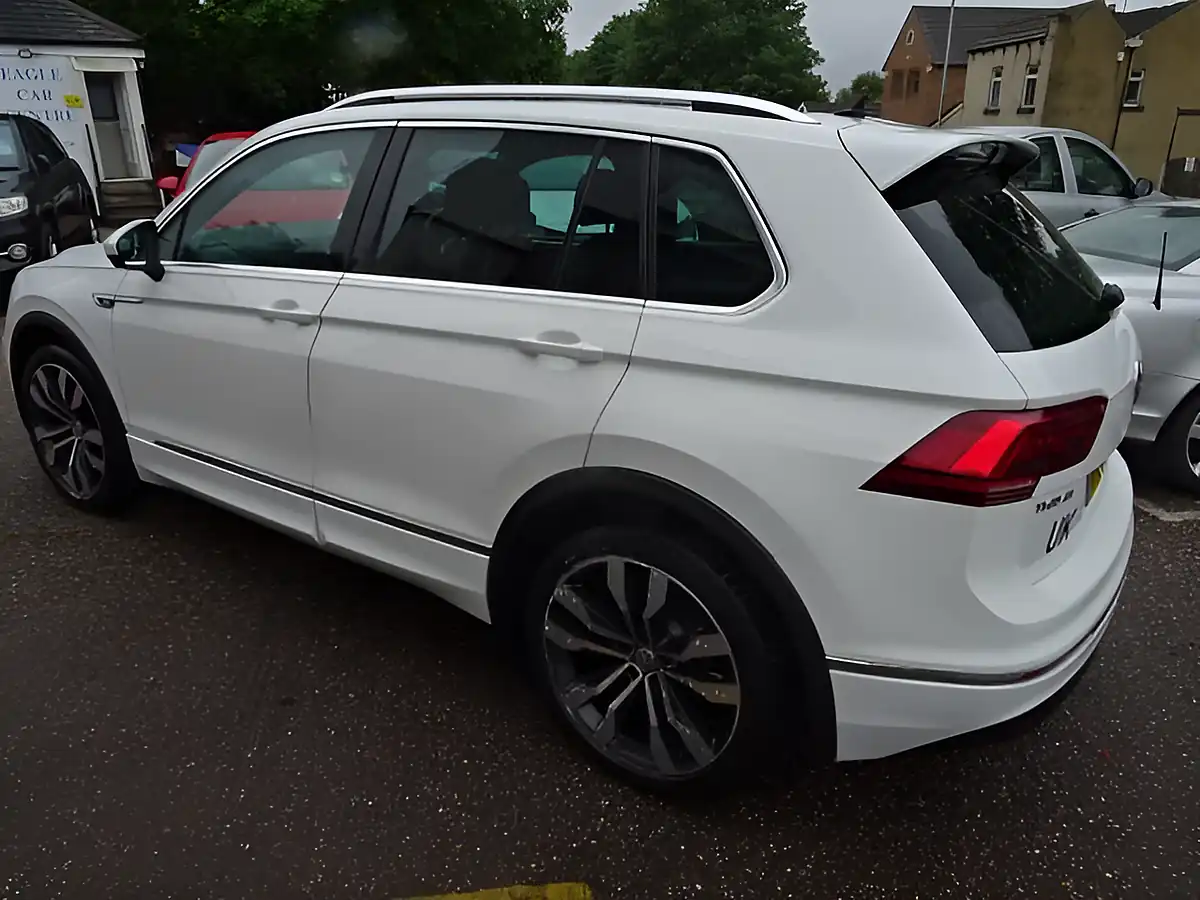 Used 2018 Volkswagen Tiguan R-Line White - Interior and Exterior details 9