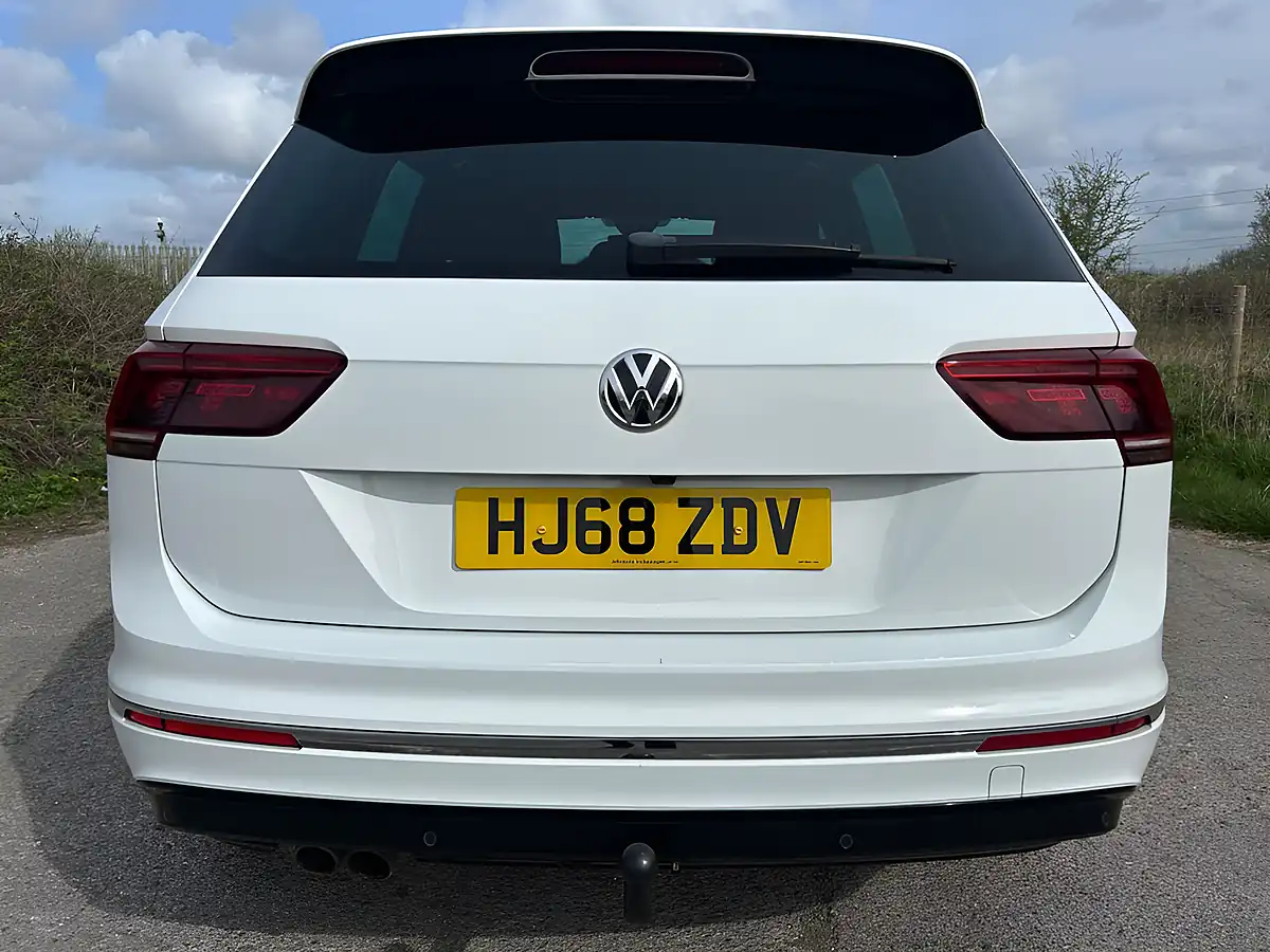 Used 2018 Volkswagen Tiguan R-Line White - Interior and Exterior details 10