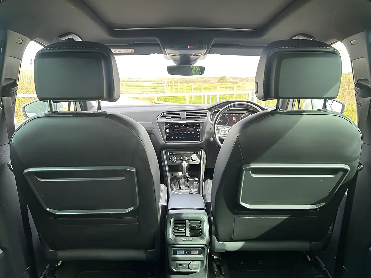 Used 2018 Volkswagen Tiguan R-Line White - Interior and Exterior details 15
