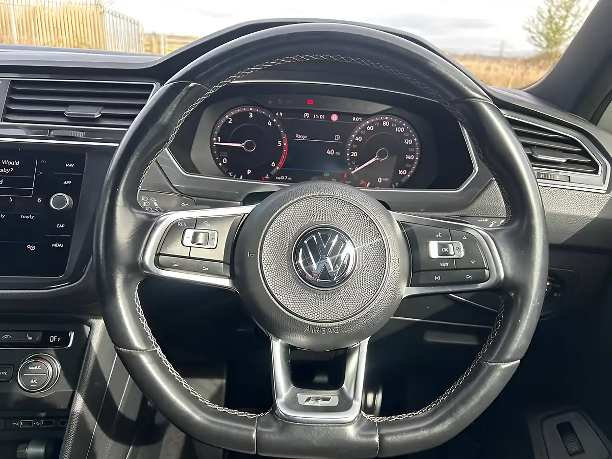 Used 2018 Volkswagen Tiguan R-Line White - Interior and Exterior details 17