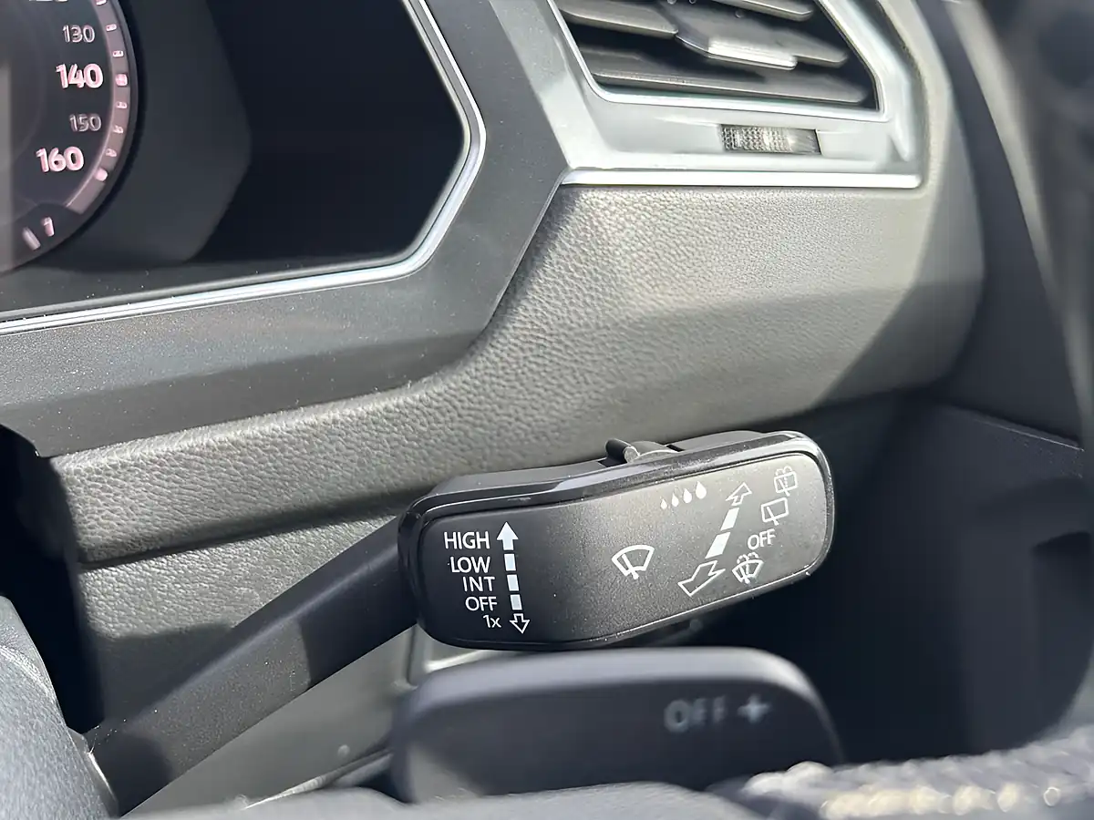 Used 2018 Volkswagen Tiguan R-Line White - Interior and Exterior details 20