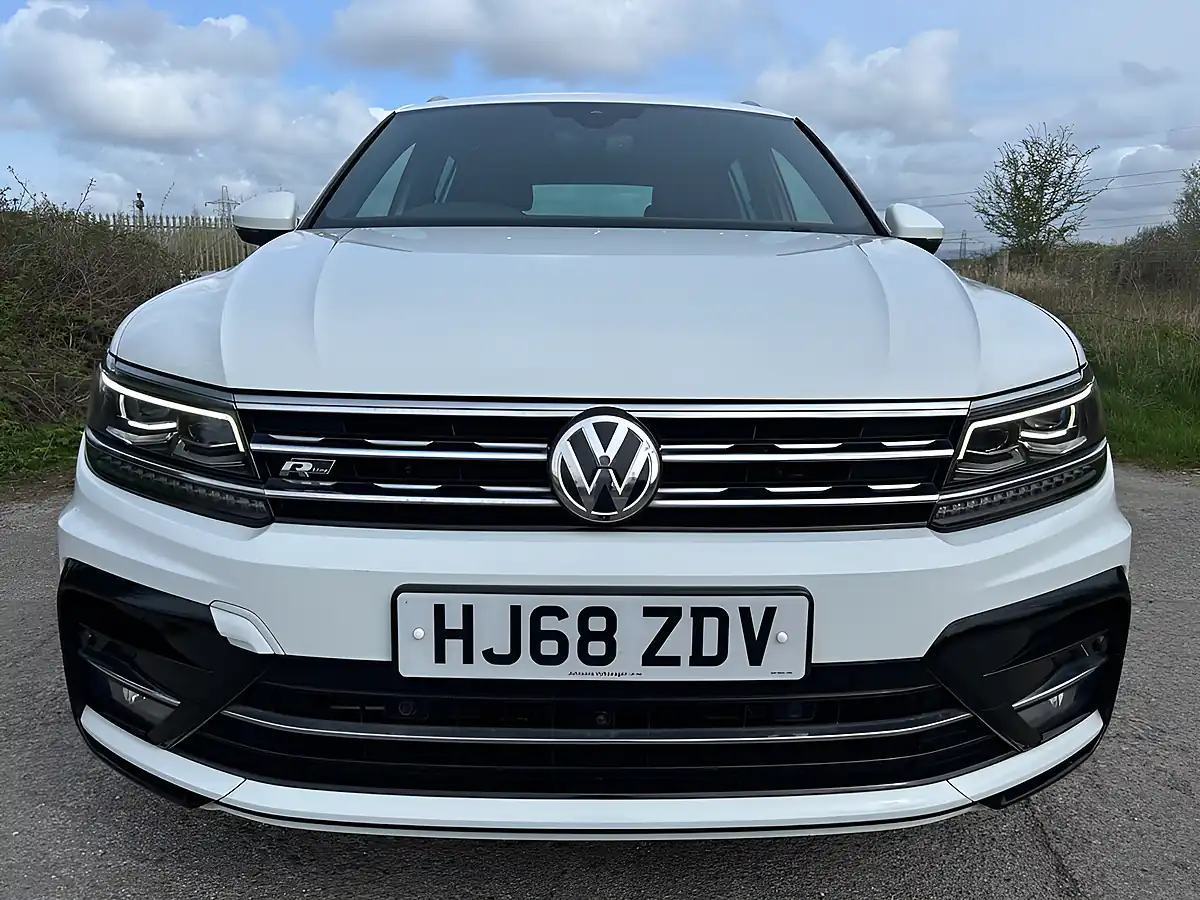 Used 2018 Volkswagen Tiguan R-Line White - Interior and Exterior details 7