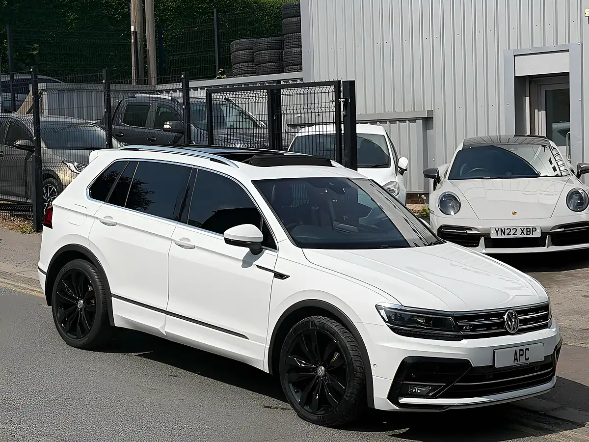 Used 2018 Volkswagen Tiguan R-Line White - Interior and Exterior details 13