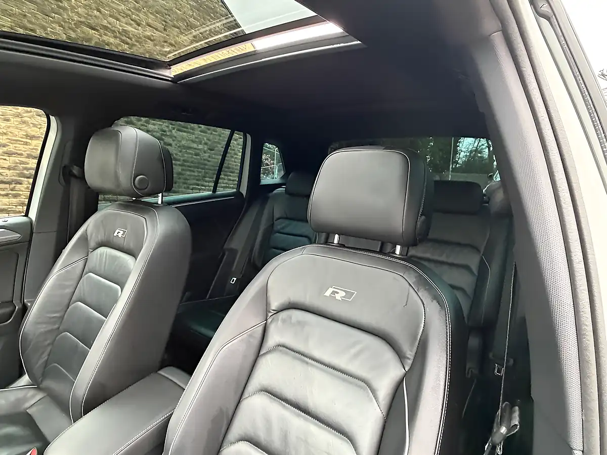 Used 2018 Volkswagen Tiguan R-Line White - Interior and Exterior details 16