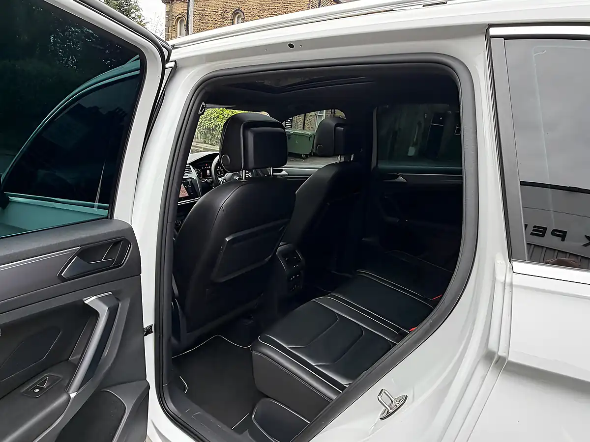 Used 2018 Volkswagen Tiguan R-Line White - Interior and Exterior details 19
